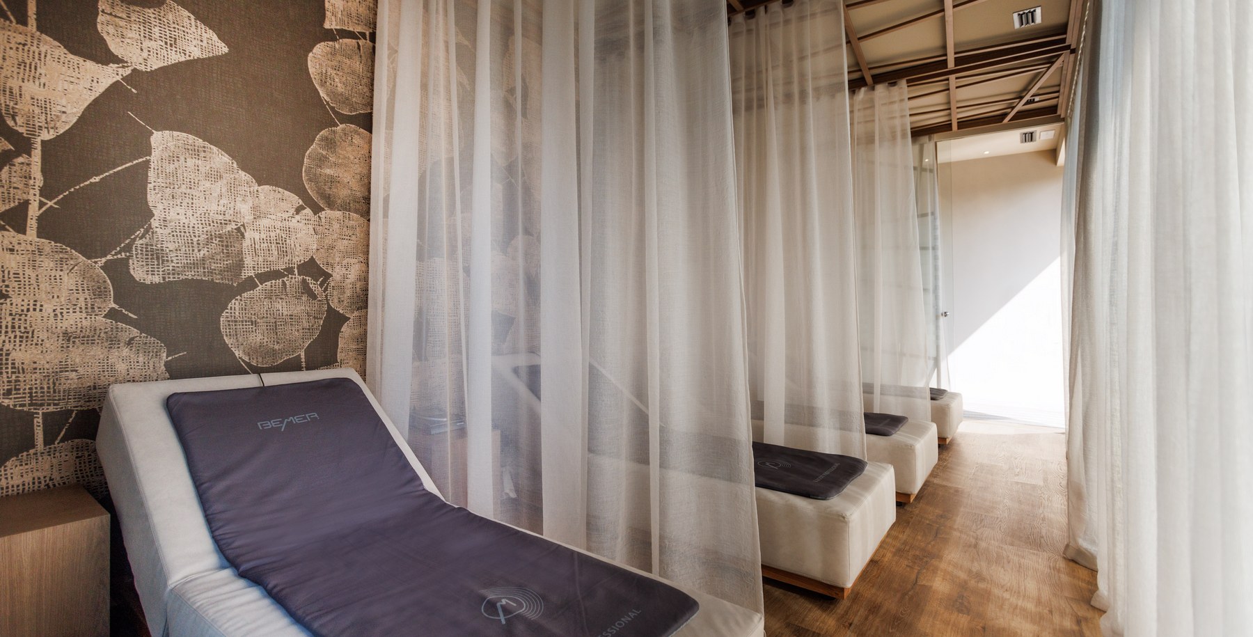 PARK HOTEL IMPERIAL SOCIETA' SRL | Natural Medical SPA a Limone sul Garda: Riequilibra mente e corpo con il metodo TAO. Il Benessere al centro di tutto. Percorsi Tao Detox personalizzati per te sul Lago di Garda. Riequilibrio. Relax. Detox.